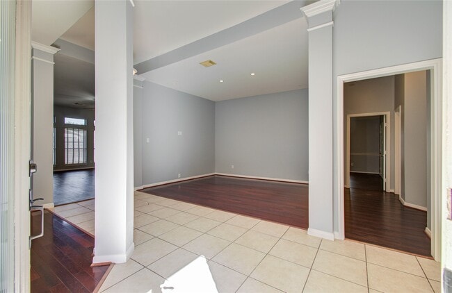 Building Photo - 14731 Raven Hollow Ln