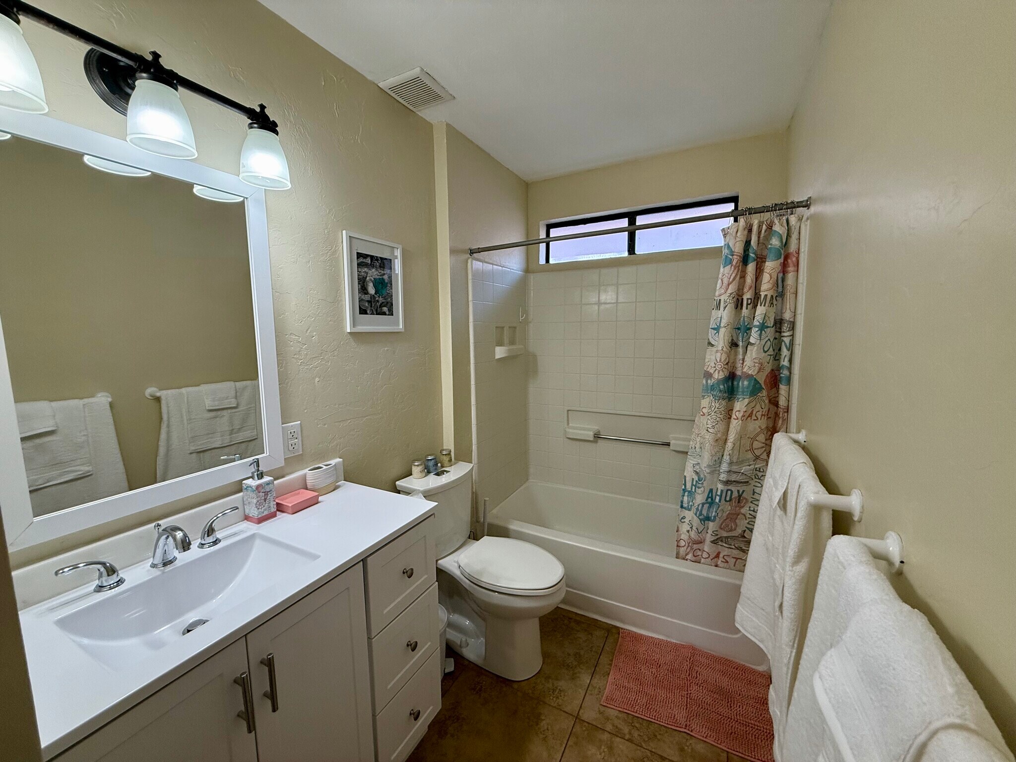 Building Photo - 1231 E Lee St