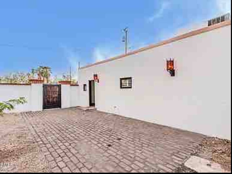 Building Photo - 322 N 13th St