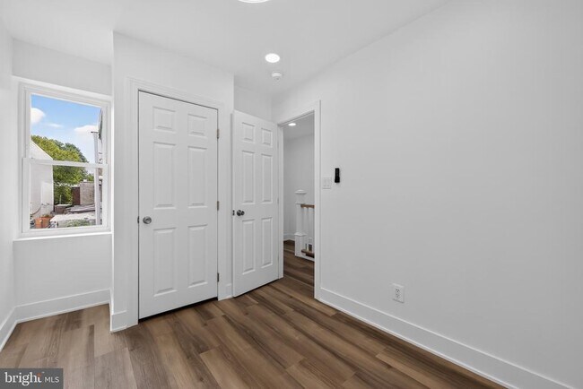 Building Photo - 807 N 42nd St