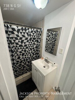 Building Photo - 738 N G St