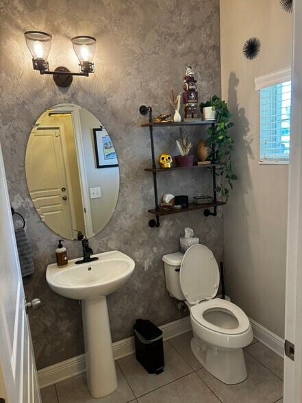 Downstairs Half Bath - 4131 N Habana Ave