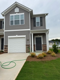 Building Photo - 2840 Egert Dr