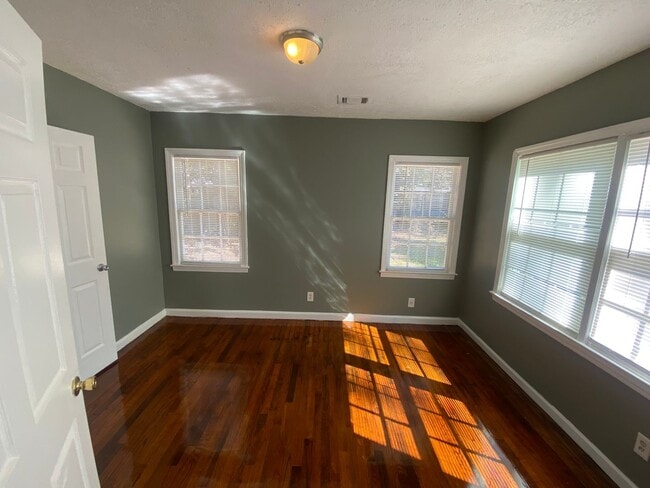 Building Photo - **AVAILABLE NOW**East Columbus, GA 4 Bedroom / 1 Bathroom Home for R