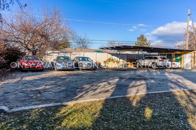 Building Photo - 230 W Foxbridge Dr