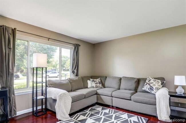 Building Photo - 2508 Coral Dr