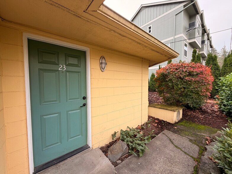 Building Photo - 11240 SW Barbur Blvd