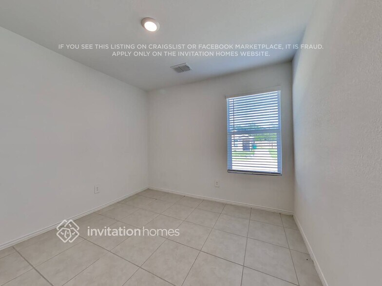 Building Photo - 3224 Crestone Dr