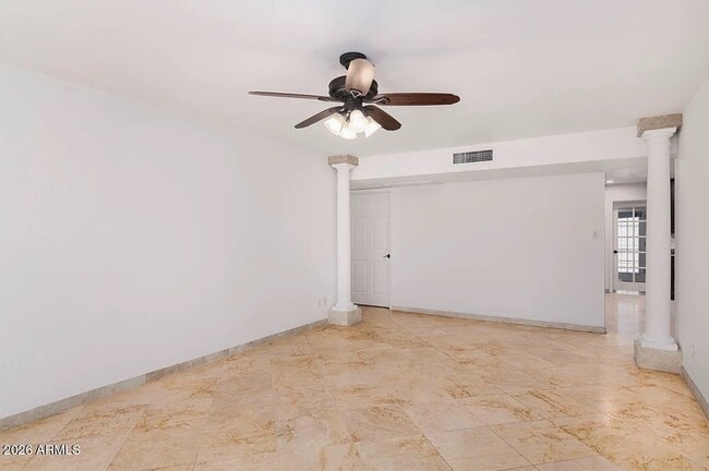 Building Photo - 1059 E Broadmor Dr