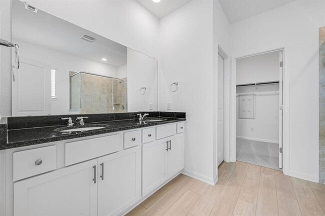 Building Photo - 304 Crumpton Wy