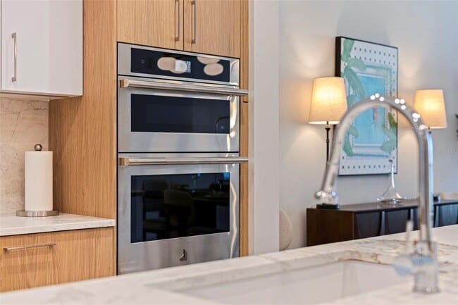 Building Photo - 275 1st Ave S