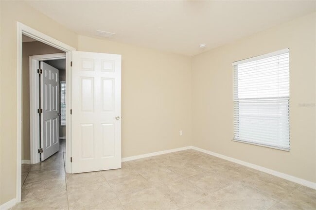 Building Photo - 1903 Ray Pl