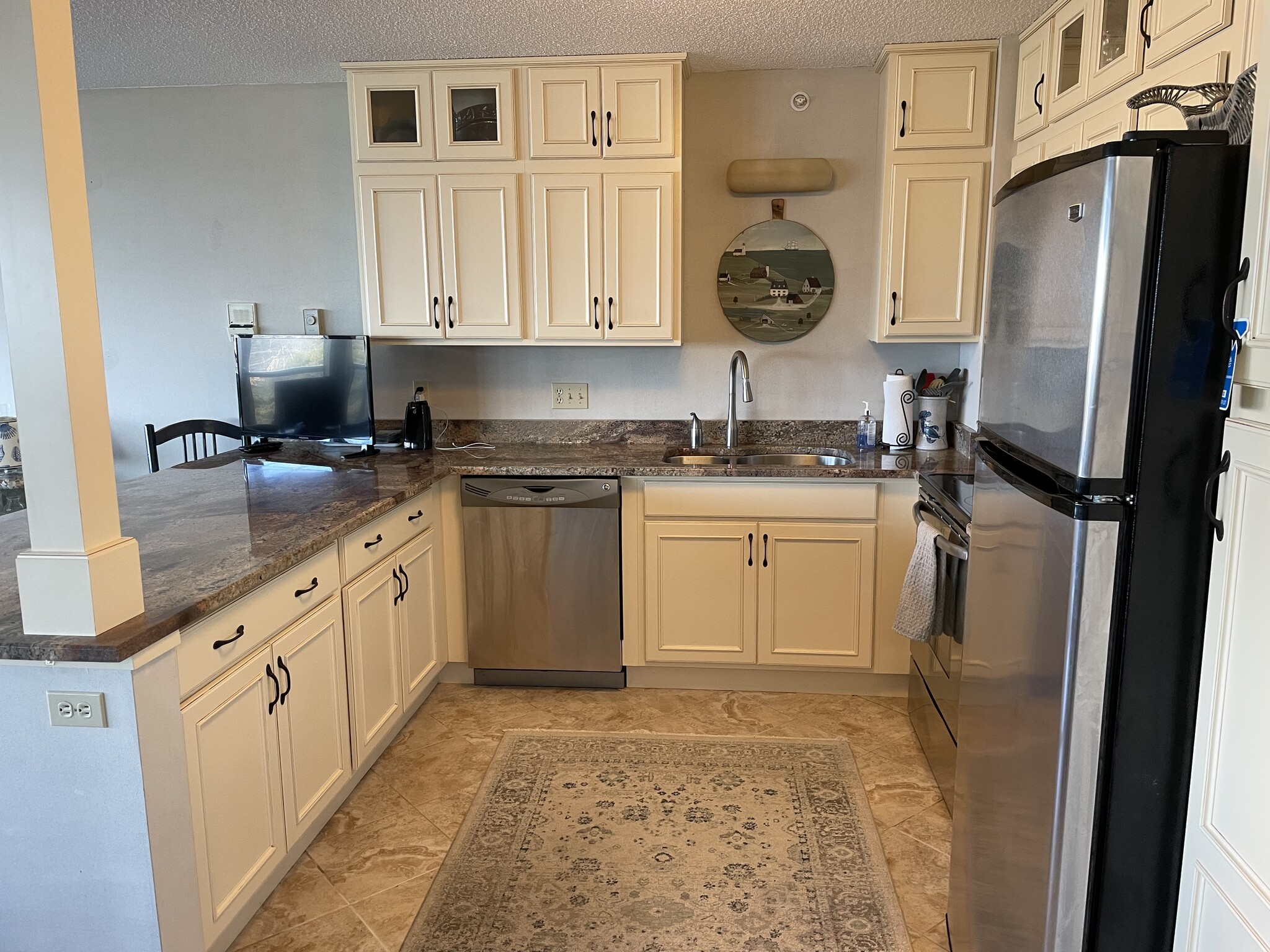 Building Photo - 215 E Grand Ave