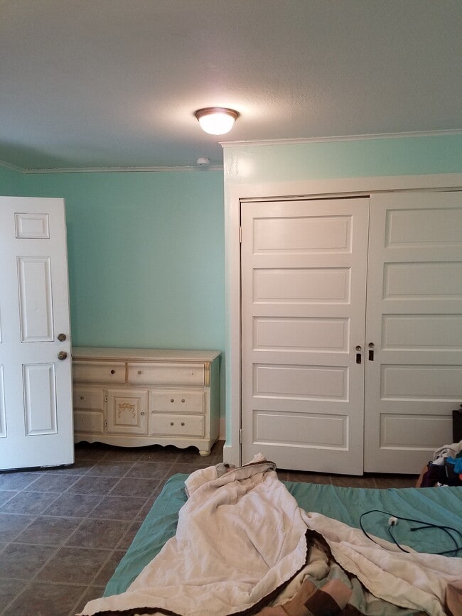 Large closet - 305 S Magnolia St