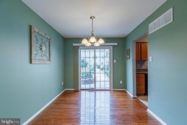Building Photo - 837 Purple Martin Ct