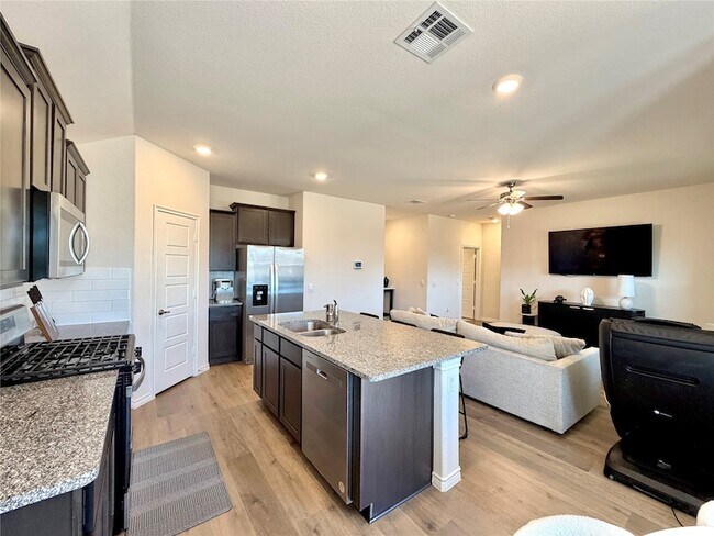 Building Photo - 7416 Raynor Pl