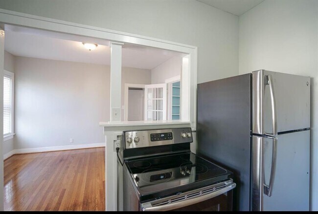 Building Photo - 1603 Oakdale St