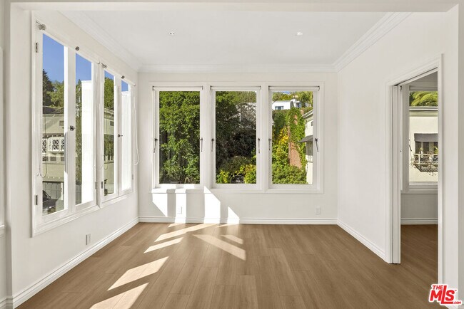 Building Photo - 1326 Londonderry View Dr