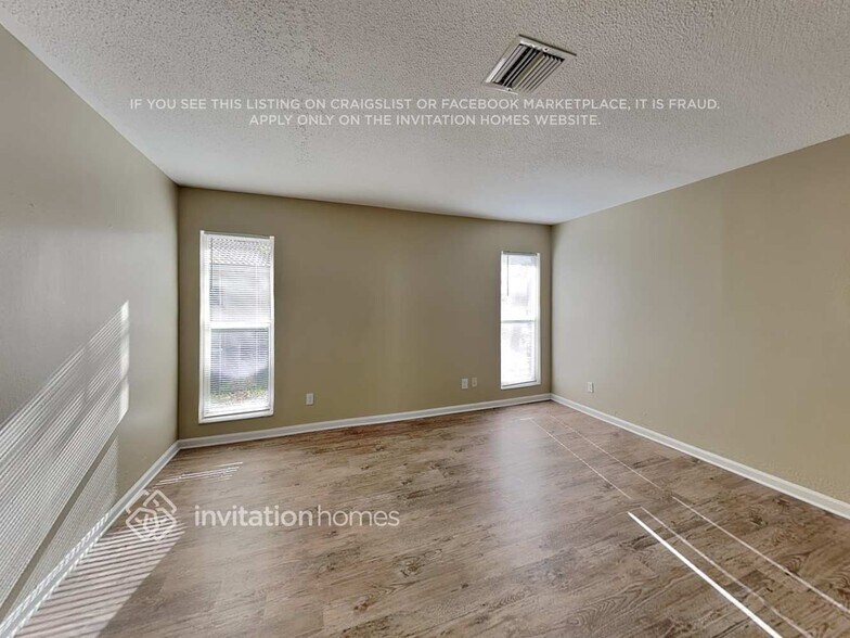 Building Photo - 122 Van Dyck Dr