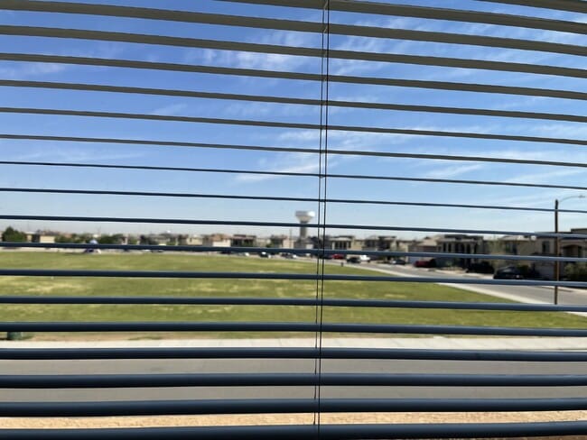 Building Photo - 12960 Cozy Cove Ave