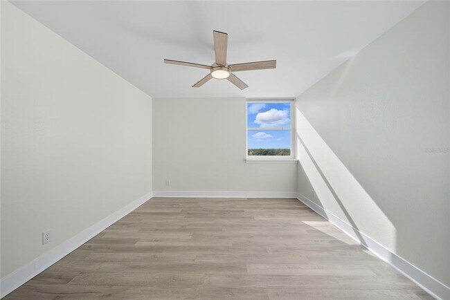 Building Photo - 4015 Bayshore Blvd