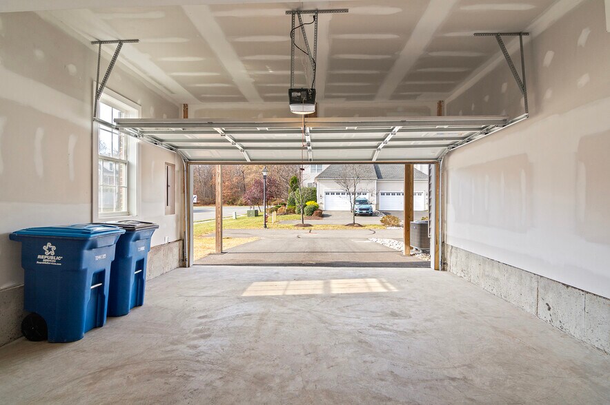 Building Photo - 23149 Dunlop Heights Ter