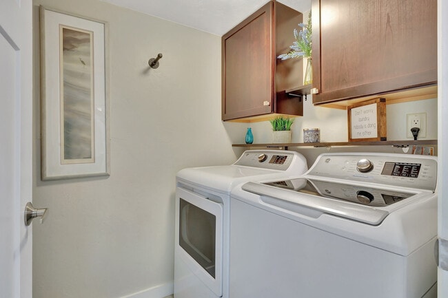 Building Photo - 16436 Timberlakes Dr