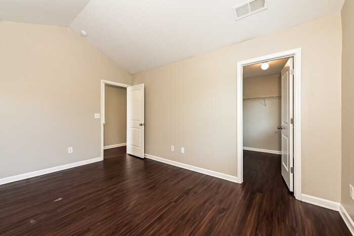 Building Photo - 166 Biscayne Terrace