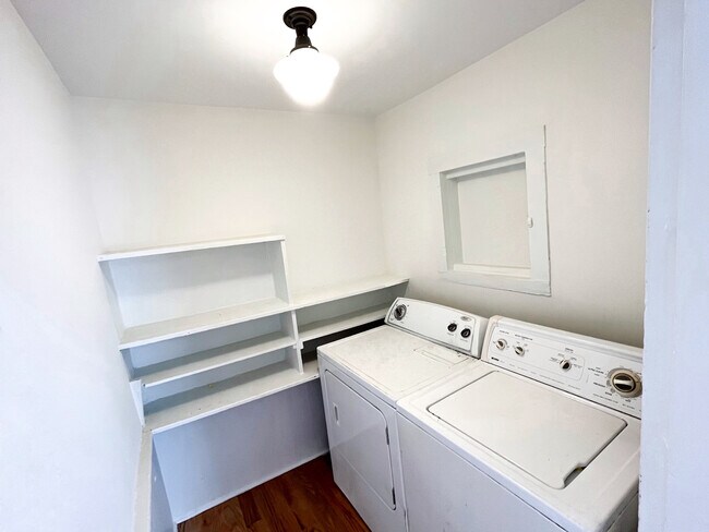Building Photo - 418 North St