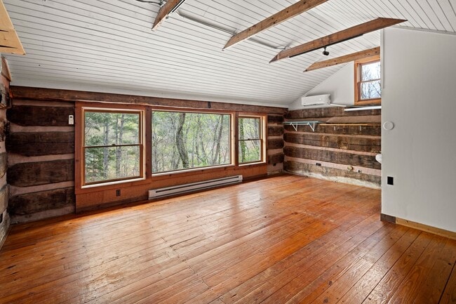 Building Photo - Sovereign Oaks Cabin