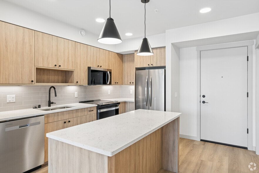 2BR, 2BA - 1,052SF - Kitchen - Madrona