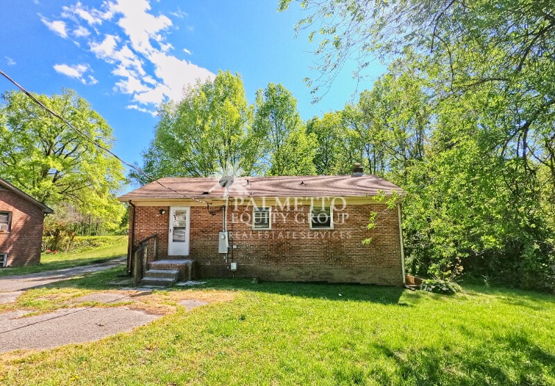 Building Photo - 2217 E Gate City Blvd