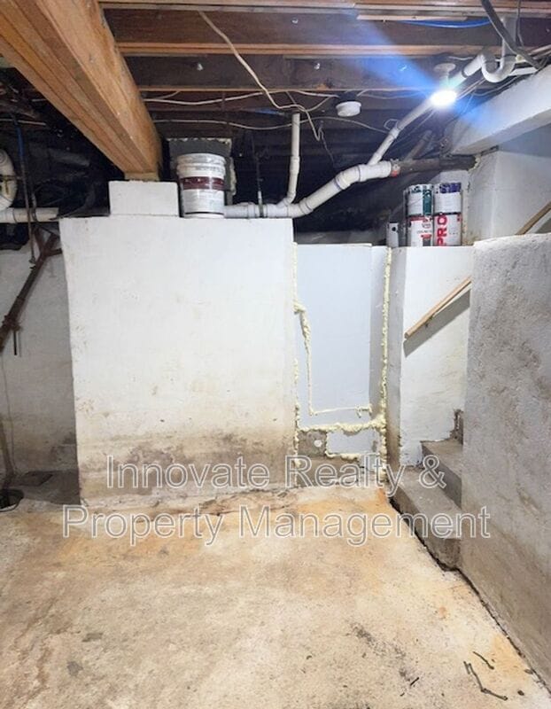 Building Photo - 1126 Sunset Ln