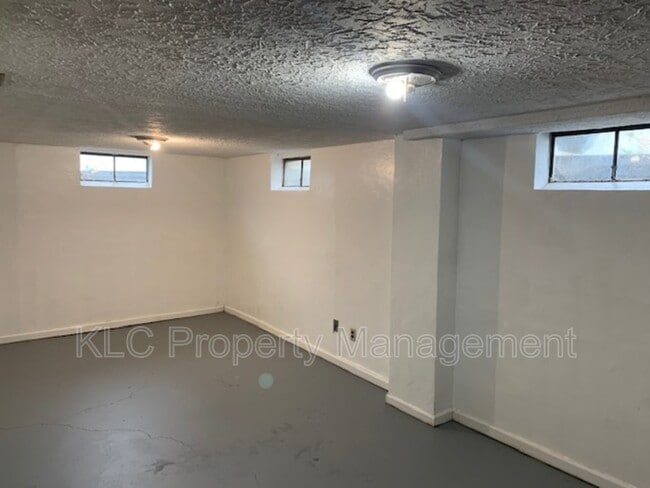 Building Photo - 1550 NW 81st St