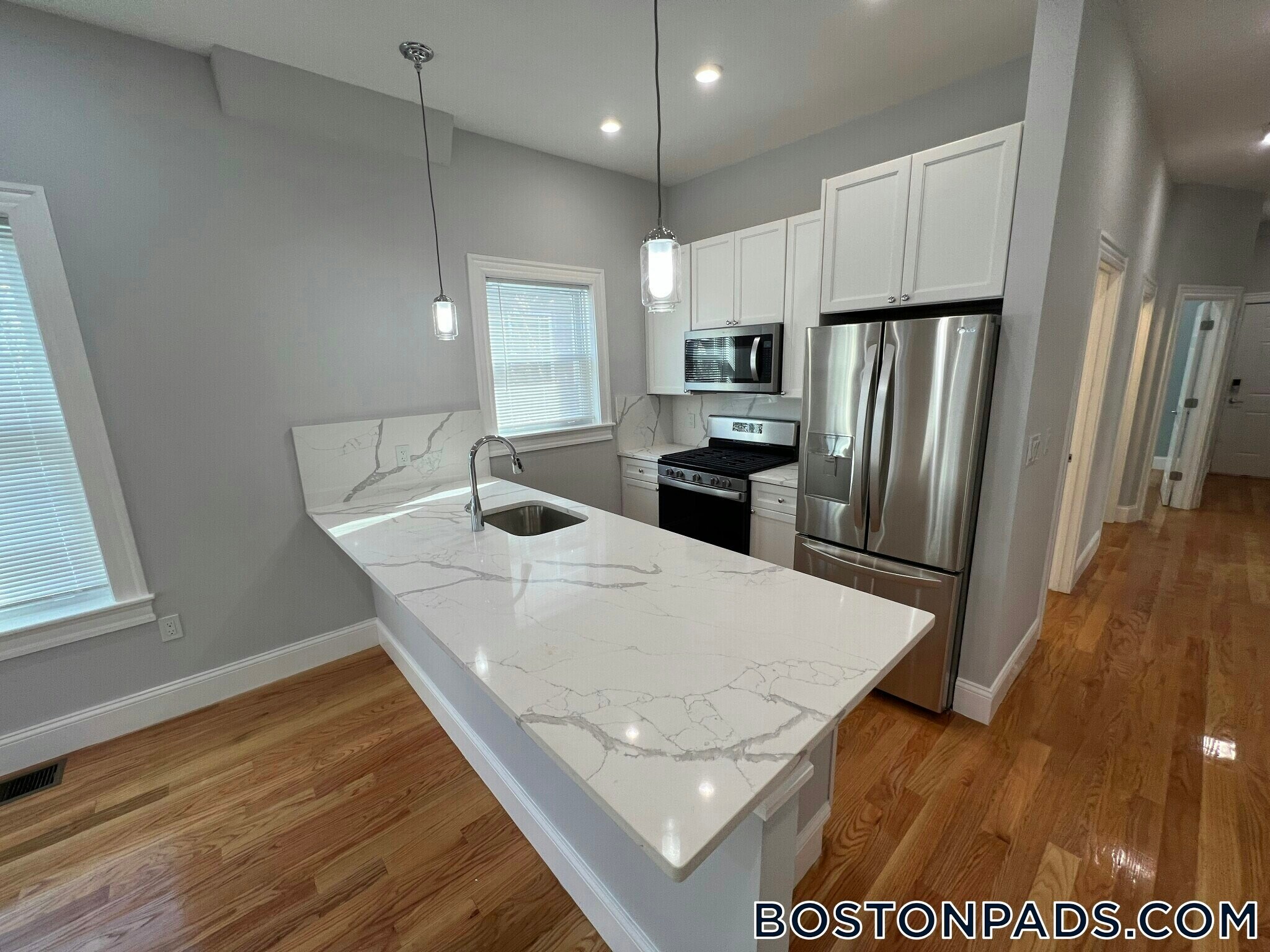 Building Photo - 29 Alpine St