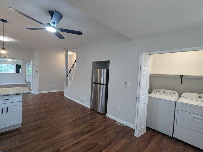 Building Photo - 5504 Carville Ave