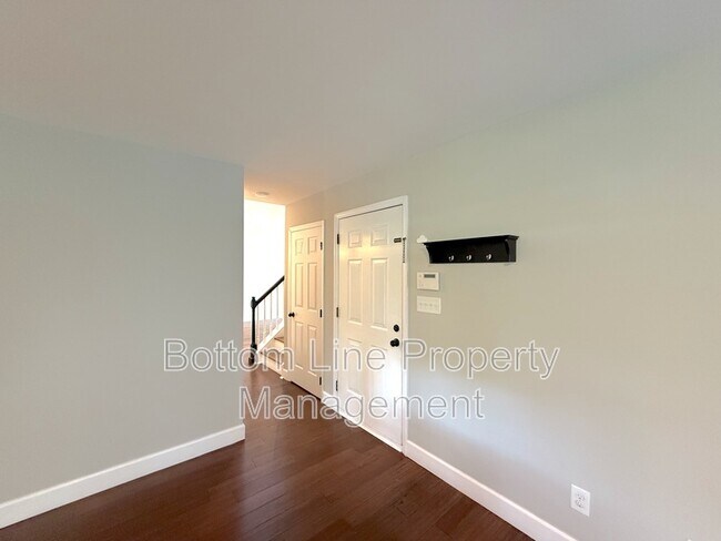 Building Photo - 2321 Heathershire Ln