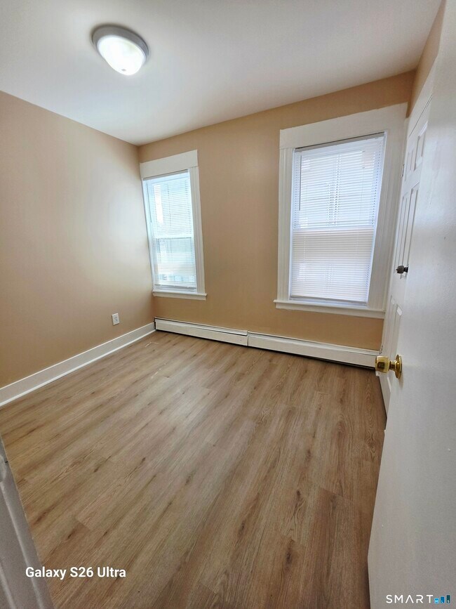 Building Photo - 124 Southview St