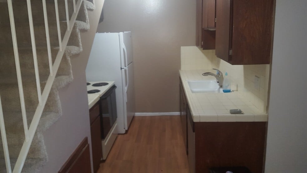 Building Photo - 3565 Linden Ave