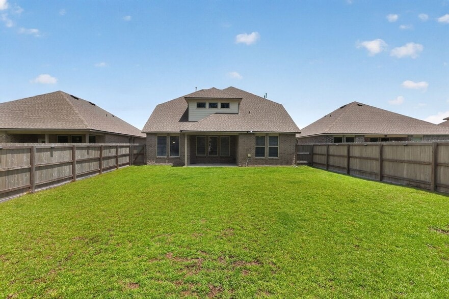 Building Photo - 1708 Sawgrass Dr