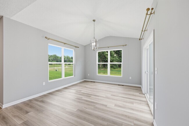 Building Photo - 5749 Shadowfair Ln