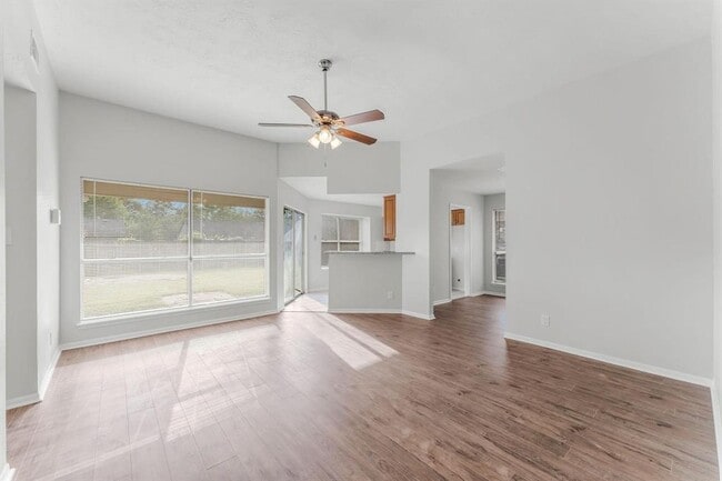 Building Photo - 16970 Mockingbird Ct