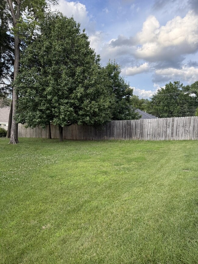 Building Photo - 2602 McClure Dr