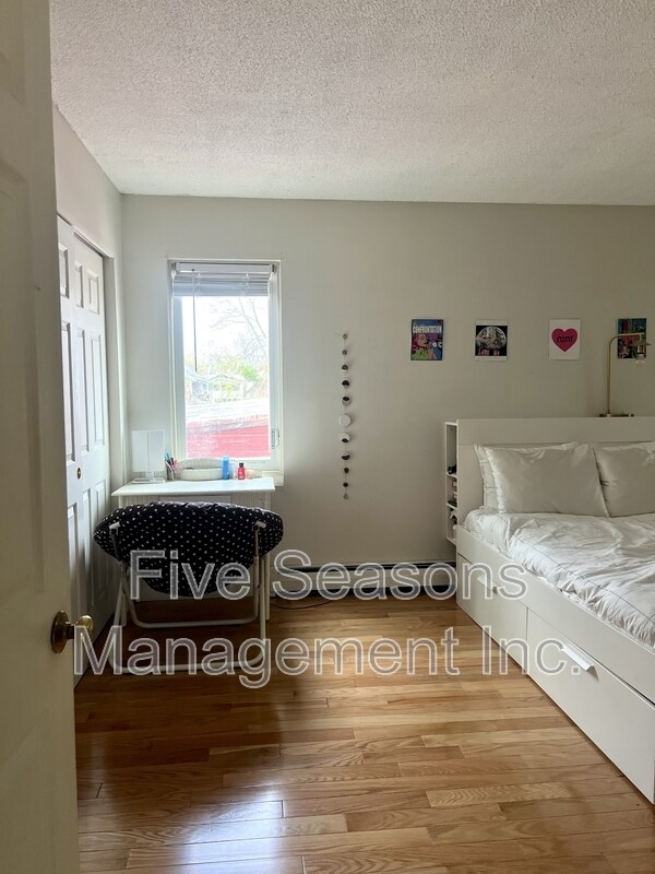 Building Photo - 115-7 North Winooski Avenue - 7