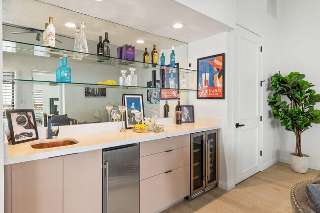 Building Photo - 47215 Heliotrope Dr