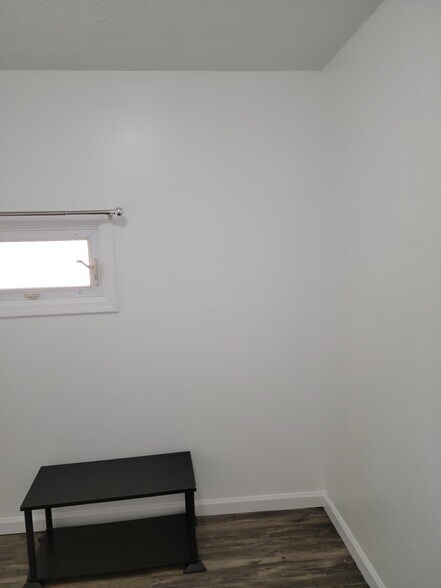 Front Bedroom - 836 Oak Hill Rd