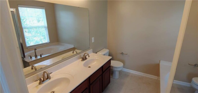 Building Photo - 6948 Vistamere Way