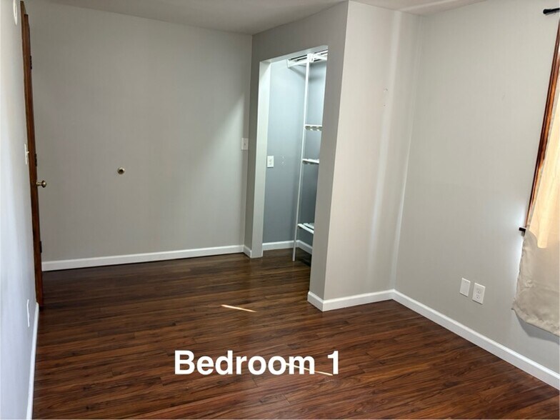 Building Photo - 304 S Beck St