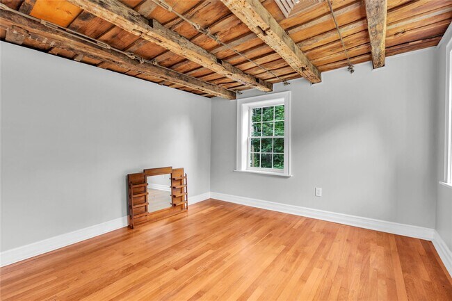 Building Photo - 115 Turk Hill Rd