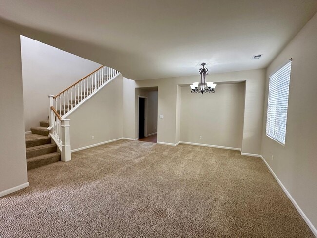 Building Photo - Large beautiful home, new paint. Bedroom a...
